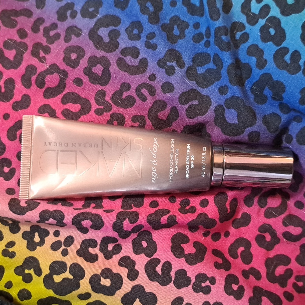 Urban Decay Naked skin one and done hybrid complexion perfector med-dark